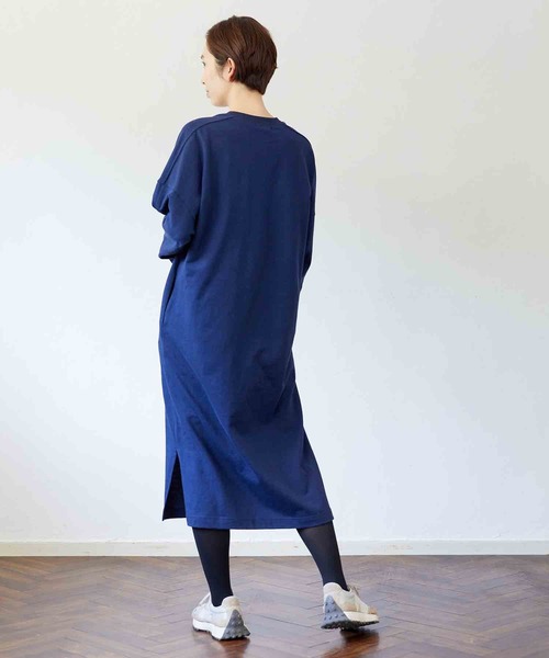 SILAS（サイラス）の「BI-COLOR CUFFS SWEAT DRESS（ワンピース・レディース・ベージュ/ネイビー・ONE SIZE）」の11枚目の写真