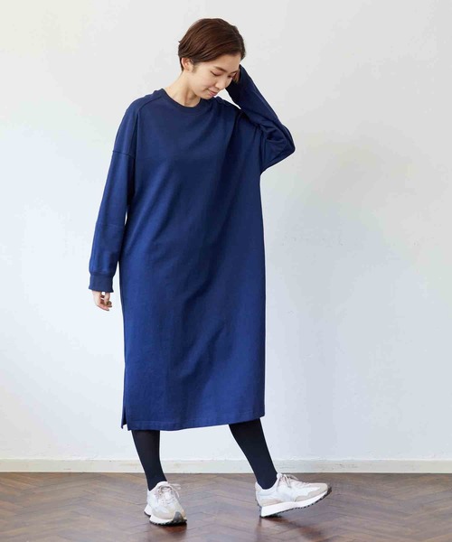SILAS（サイラス）の「BI-COLOR CUFFS SWEAT DRESS（ワンピース・レディース・ベージュ/ネイビー・ONE SIZE）」の9枚目の写真
