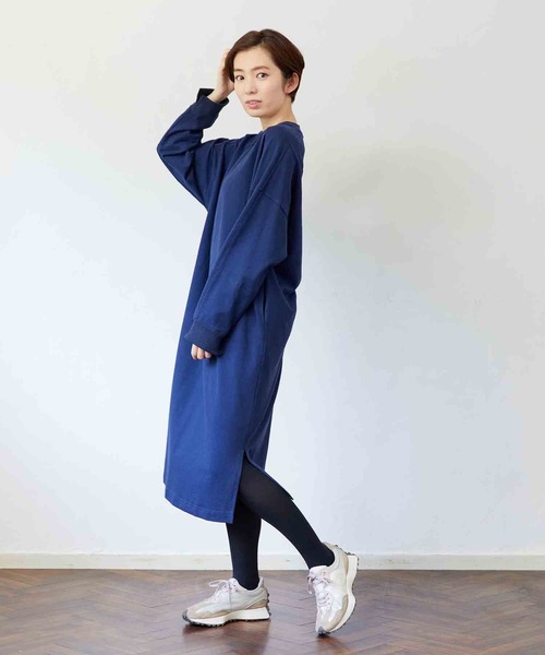 SILAS（サイラス）の「BI-COLOR CUFFS SWEAT DRESS（ワンピース・レディース・ベージュ/ネイビー・ONE SIZE）」の10枚目の写真