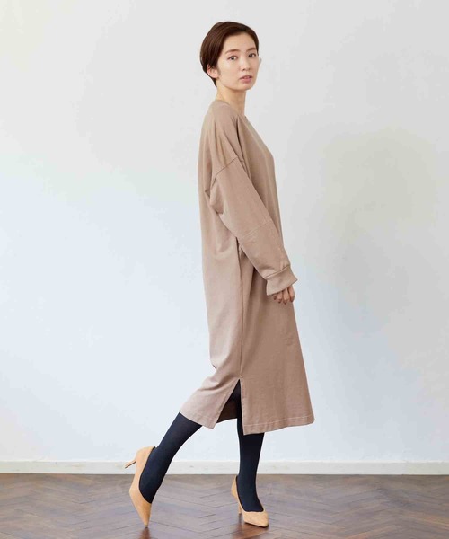 SILAS（サイラス）の「BI-COLOR CUFFS SWEAT DRESS（ワンピース・レディース・ベージュ/ネイビー・ONE SIZE）」の6枚目の写真