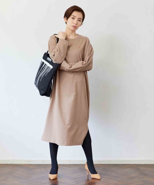 SILAS（サイラス）の「BI-COLOR CUFFS SWEAT DRESS（ワンピース・レディース・ベージュ/ネイビー・ONE SIZE）」の7枚目の写真
