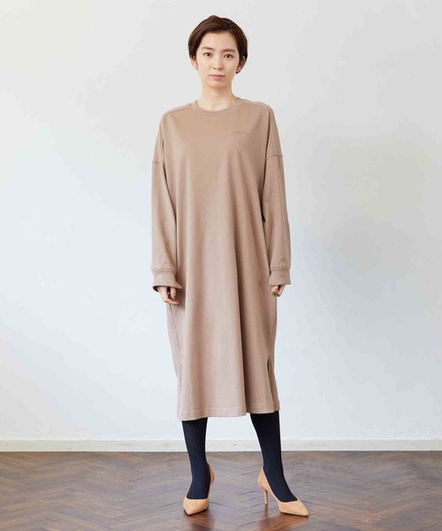 SILAS（サイラス）の「BI-COLOR CUFFS SWEAT DRESS（ワンピース・レディース・ベージュ/ネイビー・ONE SIZE）」の3枚目の写真