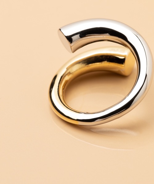 ANOH（アノー）の「バイカラーホルンリング（リング・レディース・シルバー×ゴールド・FREE）」の4枚目の写真