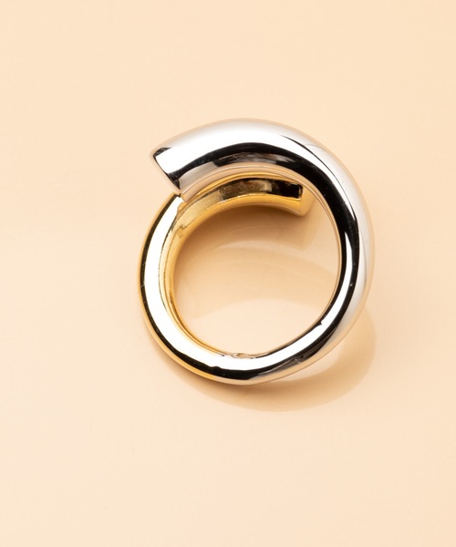 ANOH（アノー）の「バイカラーホルンリング（リング・レディース・シルバー×ゴールド・FREE）」の5枚目の写真