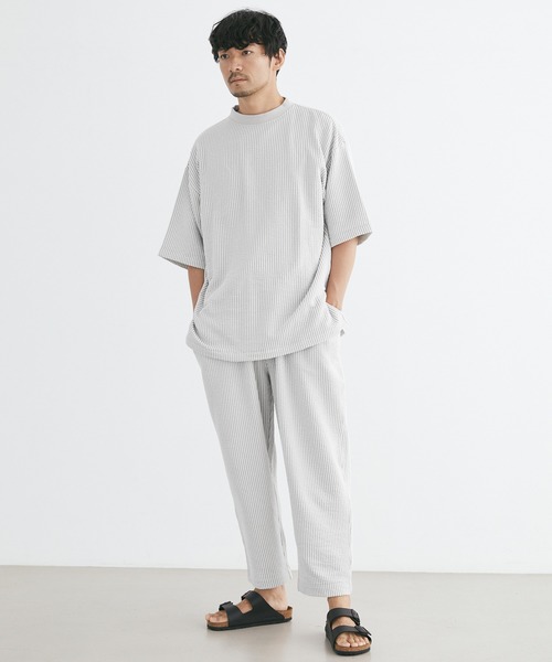 Loungewear tokyo(ラウンジウェアトウキョウ)の「【ラウンジウェアセットアップ】リラックス カットサッカー地 モックネック半袖Tシャツ×ラウンジイージーパンツ ワンマイルウェア(ルームウェア/パジャマ・メンズ・ブラック/ネイビー/ホワイト系その他/グレー系その他/ホワイト系その他2・M/L/XL)」の1枚目の写真