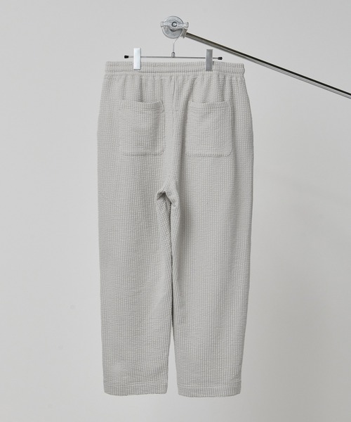 Loungewear tokyo(ラウンジウェアトウキョウ)の「【ラウンジウェアセットアップ】リラックス カットサッカー地 モックネック半袖Tシャツ×ラウンジイージーパンツ ワンマイルウェア(ルームウェア/パジャマ・メンズ・ブラック/ネイビー/ホワイト系その他/グレー系その他/ホワイト系その他2・M/L/XL)」の22枚目の写真