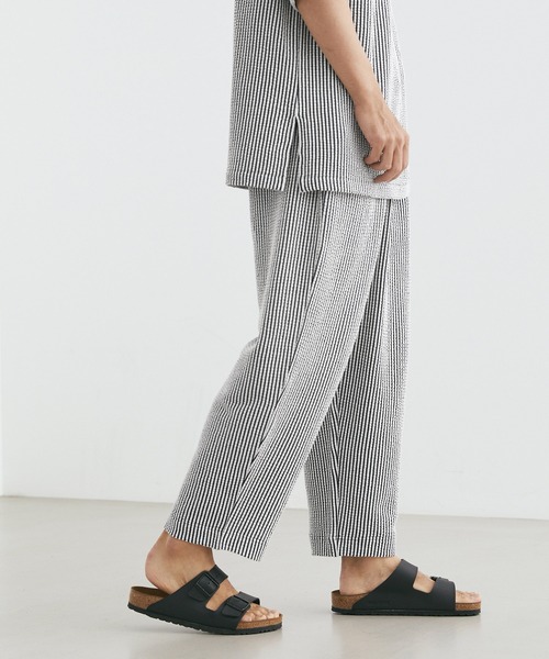 Loungewear tokyo(ラウンジウェアトウキョウ)の「【ラウンジウェアセットアップ】リラックス カットサッカー地 モックネック半袖Tシャツ×ラウンジイージーパンツ ワンマイルウェア(ルームウェア/パジャマ・メンズ・ブラック/ネイビー/ホワイト系その他/グレー系その他/ホワイト系その他2・M/L/XL)」の18枚目の写真