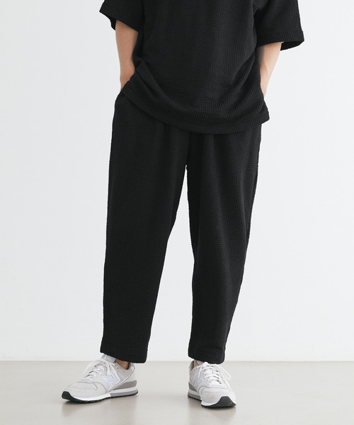 Loungewear tokyo(ラウンジウェアトウキョウ)の「【ラウンジウェアセットアップ】リラックス カットサッカー地 モックネック半袖Tシャツ×ラウンジイージーパンツ ワンマイルウェア(ルームウェア/パジャマ・メンズ・ブラック/ネイビー/ホワイト系その他/グレー系その他/ホワイト系その他2・M/L/XL)」の9枚目の写真