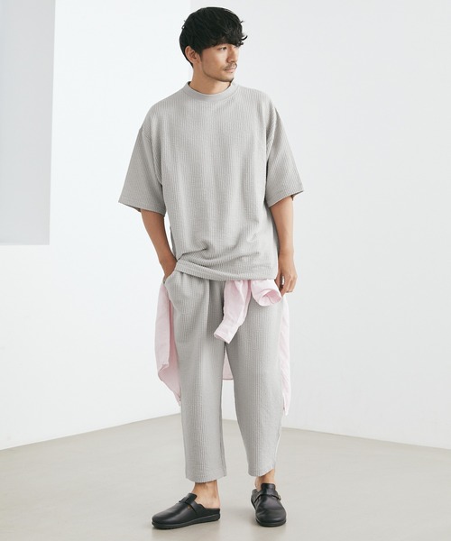 Loungewear tokyo(ラウンジウェアトウキョウ)の「【ラウンジウェアセットアップ】リラックス カットサッカー地 モックネック半袖Tシャツ×ラウンジイージーパンツ ワンマイルウェア(ルームウェア/パジャマ・メンズ・ブラック/ネイビー/ホワイト系その他/グレー系その他/ホワイト系その他2・M/L/XL)」の14枚目の写真