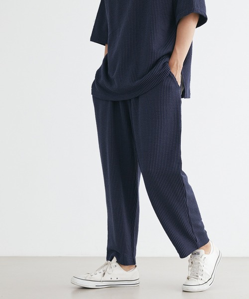 Loungewear tokyo(ラウンジウェアトウキョウ)の「【ラウンジウェアセットアップ】リラックス カットサッカー地 モックネック半袖Tシャツ×ラウンジイージーパンツ ワンマイルウェア(ルームウェア/パジャマ・メンズ・ブラック/ネイビー/ホワイト系その他/グレー系その他/ホワイト系その他2・M/L/XL)」の15枚目の写真