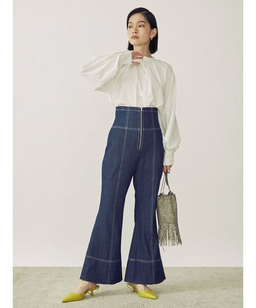 COTORICA（コトリカ）の「【THE DAYZ TOKYO】ステッチカラーラウンドテールブラウス（シャツ/ブラウス・レディース・オフホワイト/ブラック/ブラウン・SMALL/MEDIUM）」の6枚目の写真