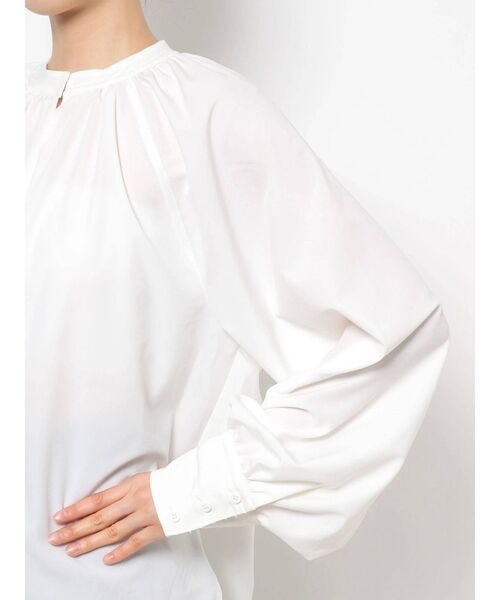 COTORICA（コトリカ）の「【THE DAYZ TOKYO】ステッチカラーラウンドテールブラウス（シャツ/ブラウス・レディース・オフホワイト/ブラック/ブラウン・SMALL/MEDIUM）」の21枚目の写真