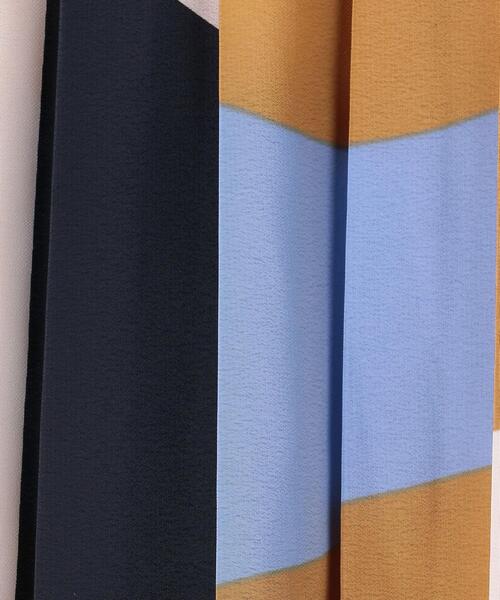 UNITED ARROWS(ユナイテッドアローズ)の「<UNITED ARROWS>パネルプリント プリーツ ノースリーブ ブラウス B◆(シャツ/ブラウス・レディース・イエロー/ネイビー・FREE)」の14枚目の写真