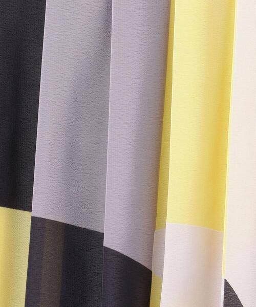 UNITED ARROWS(ユナイテッドアローズ)の「<UNITED ARROWS>パネルプリント プリーツ ノースリーブ ブラウス B◆(シャツ/ブラウス・レディース・イエロー/ネイビー・FREE)」の16枚目の写真