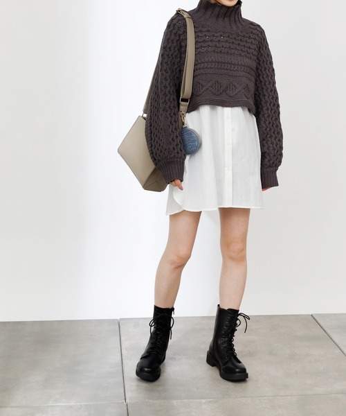 COLONY 2139（コロニートゥーワンスリーナイン）の「【WEB・一部店舗限定】短丈ケーブルハイネックニット（ニット/セーター・レディース・チャコールグレー/ブラック/ピンク/アイボリー・FREE）」の10枚目の写真
