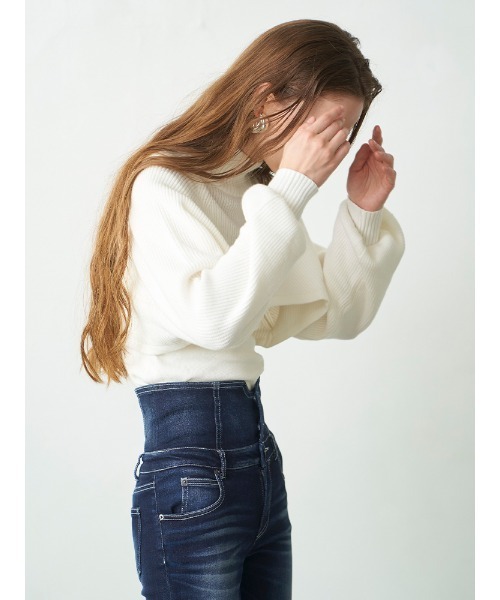 ENVYM（アンビー）の「ハイネックレイヤーニットＰＯ（ニット/セーター・レディース・ホワイト/ブラック/グレー・FREE）」の7枚目の写真