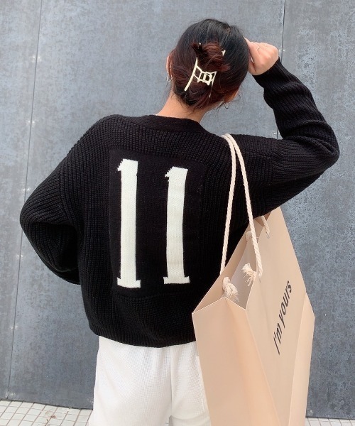 Diosfront（ディオスフロント）の「バックカラージャガードVネックカーディガン（カーディガン/ボレロ・レディース・ホワイト/ブラック/ベージュ・FREE）」の4枚目の写真