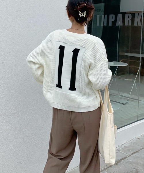 Diosfront（ディオスフロント）の「バックカラージャガードVネックカーディガン（カーディガン/ボレロ・レディース・ホワイト/ブラック/ベージュ・FREE）」の10枚目の写真