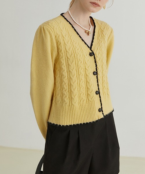 Fano Studios(ファノ ストゥディオズ)の「【Fano Studios】V neck cable knitted cardigan FQ21S069(カーディガン/ボレロ・レディース・イエロー・S/M/L)」の4枚目の写真