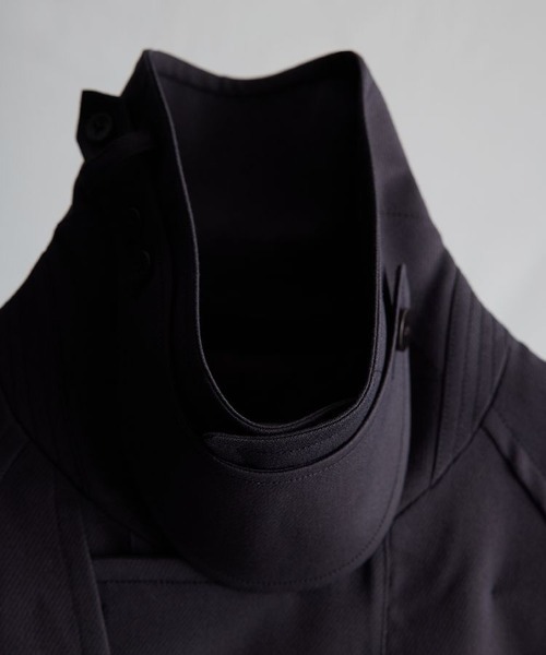 LIDNM（リドム）の「CLASSICAL WIDE TRENCH（トレンチコート・メンズ・チャコールグレー・MEDIUM/LARGE）」の9枚目の写真