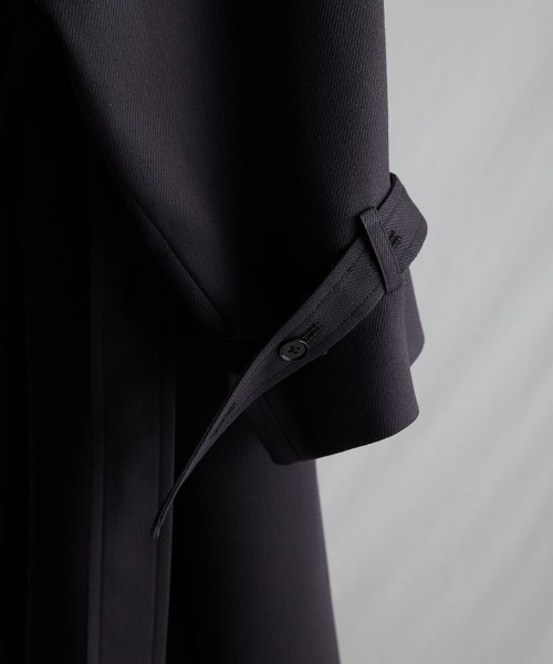 LIDNM（リドム）の「CLASSICAL WIDE TRENCH（トレンチコート・メンズ・チャコールグレー・MEDIUM/LARGE）」の14枚目の写真