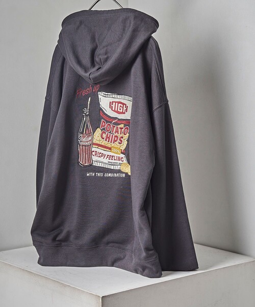 POWER TO THE PEOPLE(パワートゥーザピープル)の「【POWER TO THE PEOPLE/パワートゥザピープル】 スナックエンブロイダリー バック刺繍パーカー/ユニセックス(パーカー・メンズ・チャコールグレー/イエロー/ブルー/その他9・MEDIUM/LARGE/X-LARGE)」の18枚目の写真