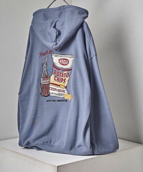 POWER TO THE PEOPLE(パワートゥーザピープル)の「【POWER TO THE PEOPLE/パワートゥザピープル】 スナックエンブロイダリー バック刺繍パーカー/ユニセックス(パーカー・メンズ・チャコールグレー/イエロー/ブルー/その他9・MEDIUM/LARGE/X-LARGE)」の8枚目の写真