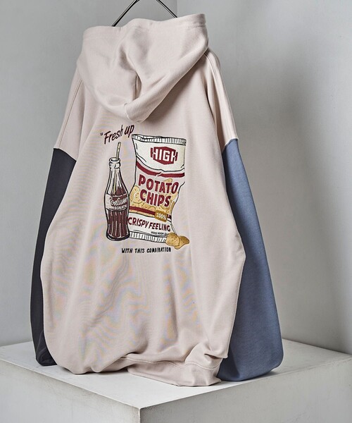 POWER TO THE PEOPLE(パワートゥーザピープル)の「【POWER TO THE PEOPLE/パワートゥザピープル】 スナックエンブロイダリー バック刺繍パーカー/ユニセックス(パーカー・メンズ・チャコールグレー/イエロー/ブルー/その他9・MEDIUM/LARGE/X-LARGE)」の6枚目の写真