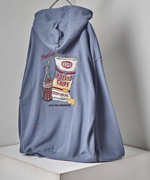 POWER TO THE PEOPLE(パワートゥーザピープル)の「【POWER TO THE PEOPLE/パワートゥザピープル】 スナックエンブロイダリー バック刺繍パーカー/ユニセックス(パーカー・メンズ・チャコールグレー/イエロー/ブルー/その他9・MEDIUM/LARGE/X-LARGE)」の11枚目の写真