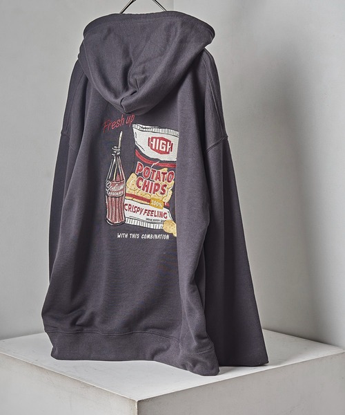 POWER TO THE PEOPLE(パワートゥーザピープル)の「【POWER TO THE PEOPLE/パワートゥザピープル】 スナックエンブロイダリー バック刺繍パーカー/ユニセックス(パーカー・メンズ・チャコールグレー/イエロー/ブルー/その他9・MEDIUM/LARGE/X-LARGE)」の13枚目の写真