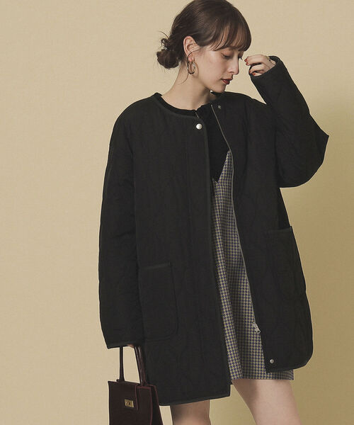 Ray BEAMS(レイビームス)の「Ray BEAMS / ボア リバーシブル コート(ノーカラーコート・レディース・ブラック/オリーブ・1/0)」の12枚目の写真