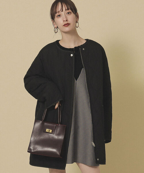 Ray BEAMS(レイビームス)の「Ray BEAMS / ボア リバーシブル コート(ノーカラーコート・レディース・ブラック/オリーブ・1/0)」の5枚目の写真