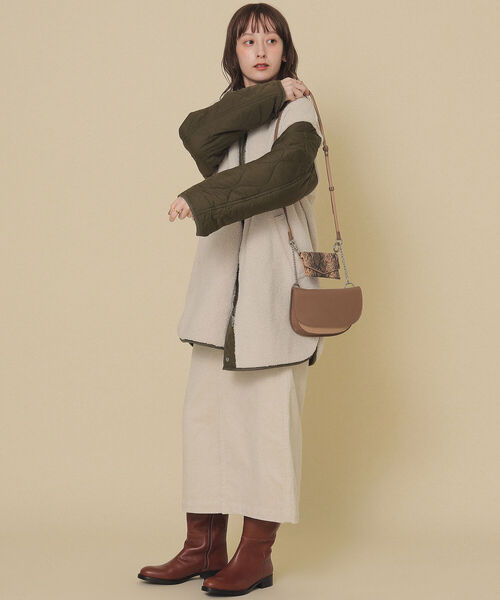 Ray BEAMS(レイビームス)の「Ray BEAMS / ボア リバーシブル コート(ノーカラーコート・レディース・ブラック/オリーブ・1/0)」の9枚目の写真