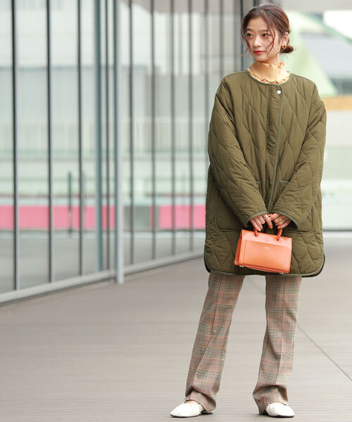 Ray BEAMS(レイビームス)の「Ray BEAMS / ボア リバーシブル コート(ノーカラーコート・レディース・ブラック/オリーブ・1/0)」の20枚目の写真