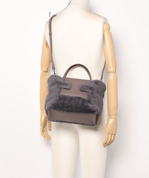 IACUCCI（イアクッチ）の「【IACUCCI】ムートンミニトートバッグ/SORBETTO MONTONE（ハンドバッグ・レディース・サンドベージュ/グレー・FREE）」の6枚目の写真