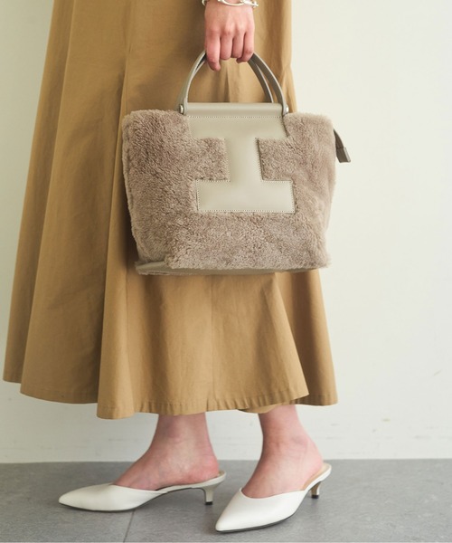IACUCCI（イアクッチ）の「【IACUCCI】ムートンミニトートバッグ/SORBETTO MONTONE（ハンドバッグ・レディース・サンドベージュ/グレー・FREE）」の2枚目の写真