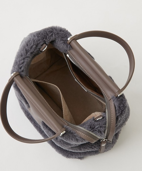 IACUCCI（イアクッチ）の「【IACUCCI】ムートンミニトートバッグ/SORBETTO MONTONE（ハンドバッグ・レディース・サンドベージュ/グレー・FREE）」の22枚目の写真