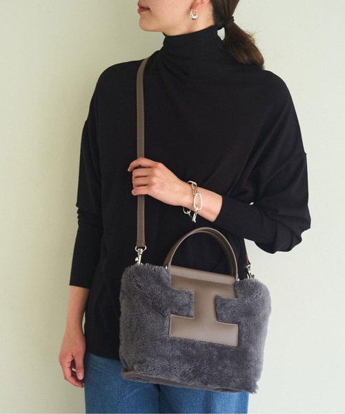 IACUCCI（イアクッチ）の「【IACUCCI】ムートンミニトートバッグ/SORBETTO MONTONE（ハンドバッグ・レディース・サンドベージュ/グレー・FREE）」の9枚目の写真