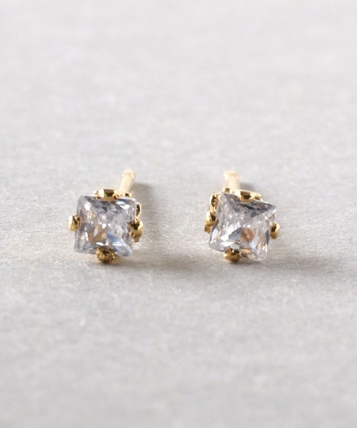 Manon's Selection(マノンズセレクション)の「1粒スクエアストーンピアス3mm(ピアス(両耳用)・レディース・シルバー/ゴールド・ONE SIZE)」の3枚目の写真