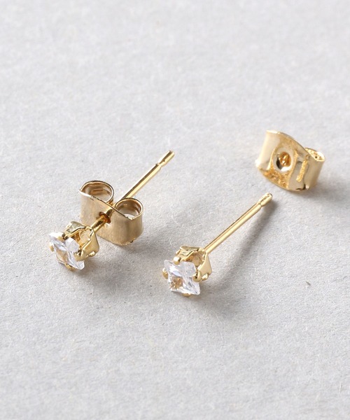 Manon's Selection(マノンズセレクション)の「1粒スクエアストーンピアス3mm(ピアス(両耳用)・レディース・シルバー/ゴールド・ONE SIZE)」の4枚目の写真
