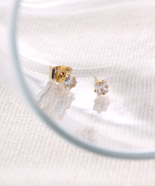 Manon's Selection(マノンズセレクション)の「1粒スクエアストーンピアス3mm(ピアス(両耳用)・レディース・シルバー/ゴールド・ONE SIZE)」の9枚目の写真