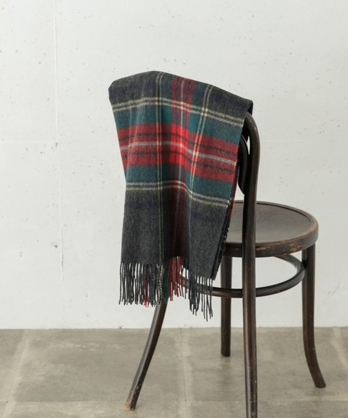 URBAN RESEARCH Sonny Label（アーバンリサーチサニーレーベル）の「大判ウールチェックストール（マフラー・レディース・ブラウン/ライトグレー/ネイビー/チャコールグレー・ONE）」の2枚目の写真