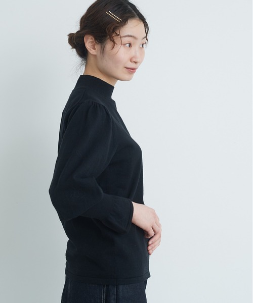 Malle(マル)の「malle Cotton/Linen leg-of-muttonセーター(ニット/セーター・レディース・ブラック/ライトカーキ/ホワイト×ネイビー・FREE)」の9枚目の写真