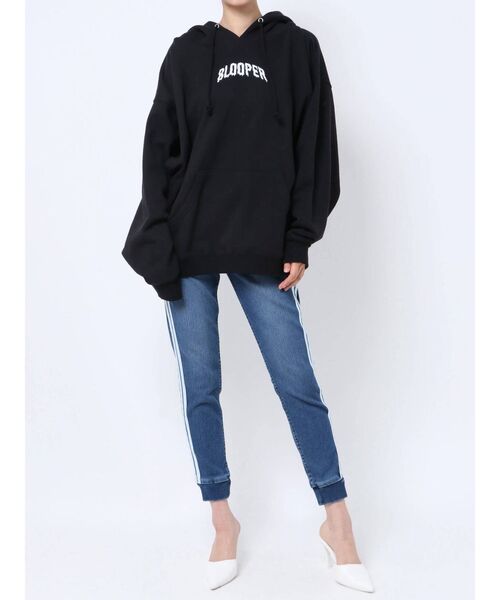 GYDA（ジェイダ）の「2ライン カットデニムパンツ（デニムパンツ・レディース・ライトブルー/ブルー・FREE）」の19枚目の写真