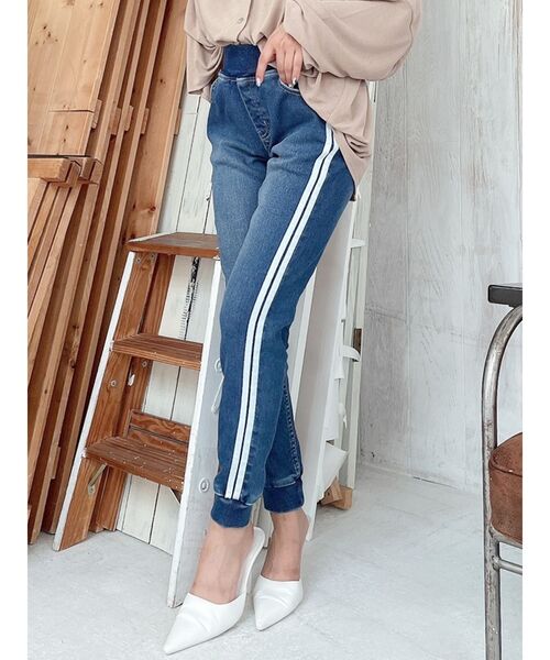 GYDA（ジェイダ）の「2ライン カットデニムパンツ（デニムパンツ・レディース・ライトブルー/ブルー・FREE）」の22枚目の写真