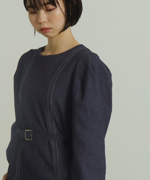 AULI(アウリィ)の「【低身長向けサイズ】配色ステッチベルト付きデニムワンピース(ワンピース・レディース・ブラック/インディゴブルー・S/XS)」の8枚目の写真