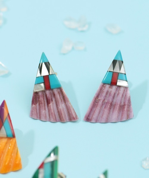 チチカカ（チチカカ）の「リサイクルシェルピアス（ピアス（両耳用）・レディース・パープル/イエロー/オレンジ・FREE）」の2枚目の写真