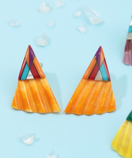 チチカカ（チチカカ）の「リサイクルシェルピアス（ピアス（両耳用）・レディース・パープル/イエロー/オレンジ・FREE）」の3枚目の写真