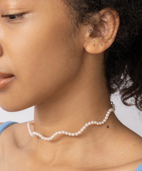 Casselini（キャセリーニ）の「Casselini(キャセリーニ)なみなみビーズチョーカー（ネックレス・レディース・オフホワイト/マルチ・FREE）」の2枚目の写真