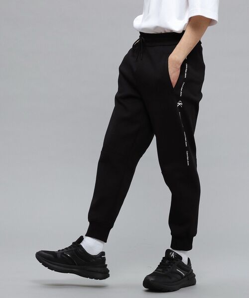 Calvin Klein(カルバン・クライン)の「AF-REPEAT LOGO スウェットパンツ(スウェットパンツ・メンズ・ブラック・S/M/L)」の3枚目の写真